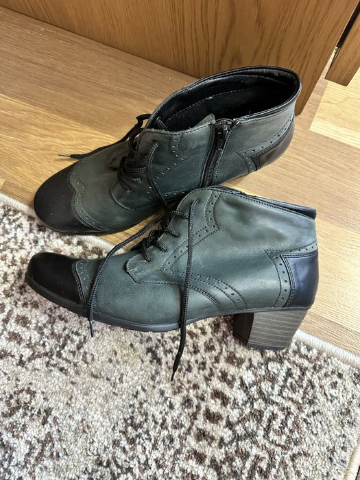 Жіночі шкіряні ботінки , 40 розмір.