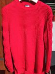 Czerwony sweter rozmiar M