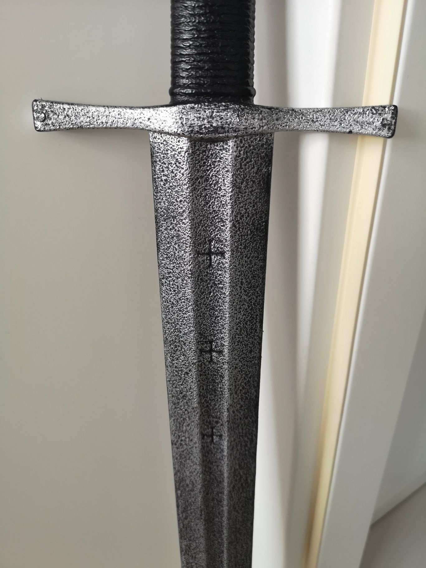 Hełm rycerza + miecz