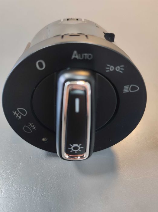 Botão com sensor de luz automático VW