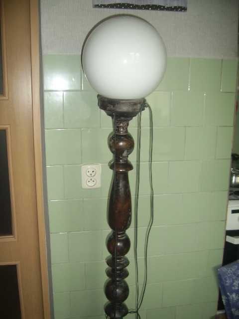 Lampa toczona z drewna PRL