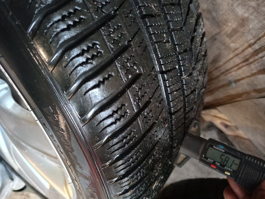 Koła oryginał Audi pasuje VW Skoda 5x112 7,5Jx17H opony zima 225/45 17