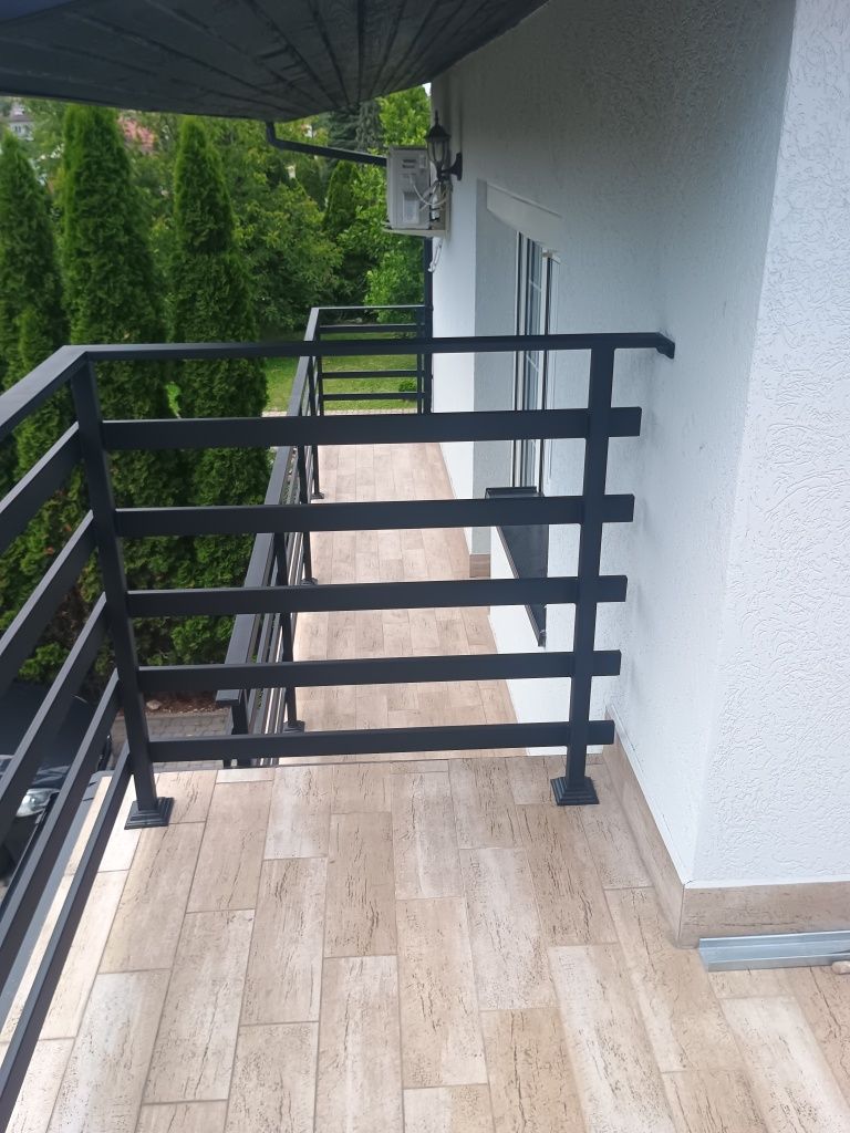 Balustrady balkonowe ,tarasowe i schody.