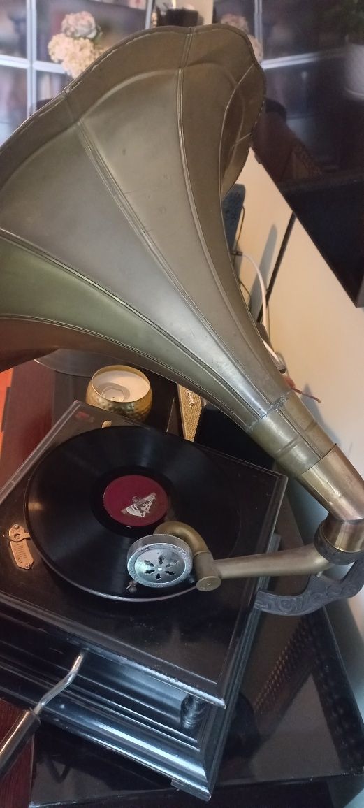 Grafonola His Master Voice