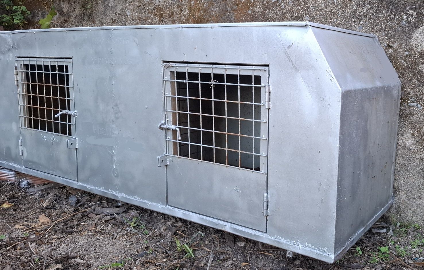 Caixa para transporte de cães