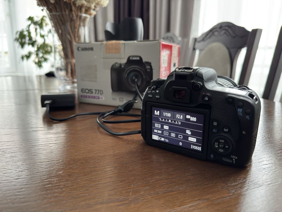 Canon eos77D + ef-s 17-55 f2.8 is usm