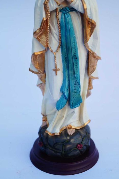 Matka Boska piękna figurka figura