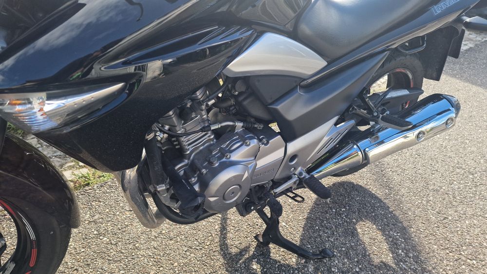 Suzuki Inazuma 250cc