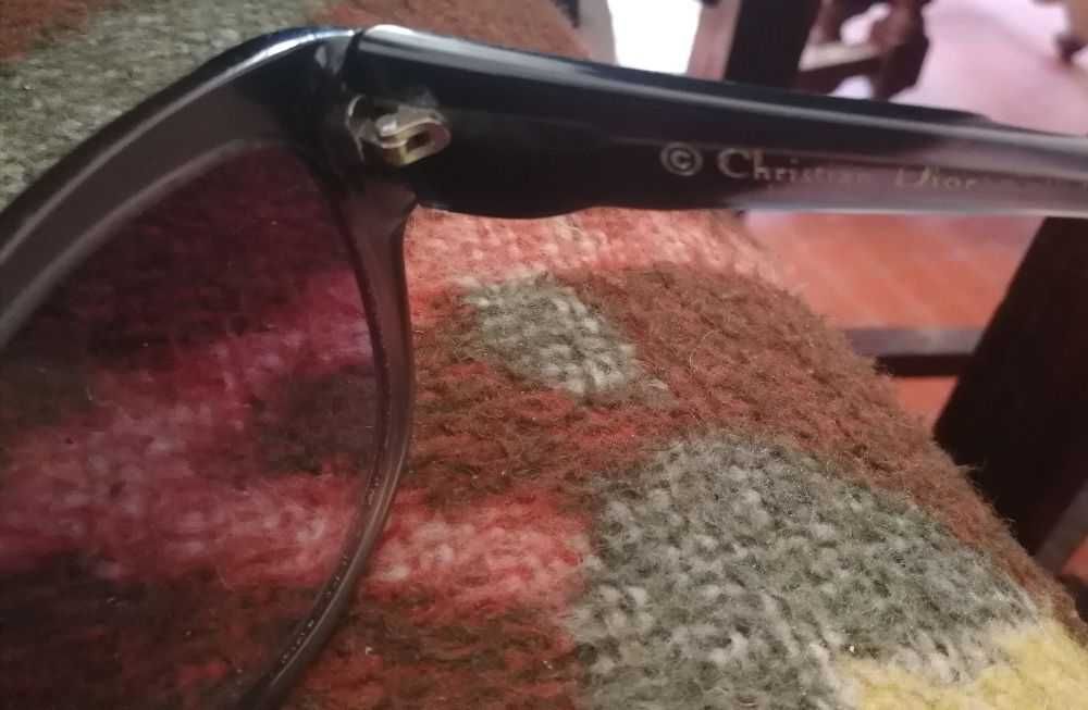 óculos de sol christian dior originais
feminino