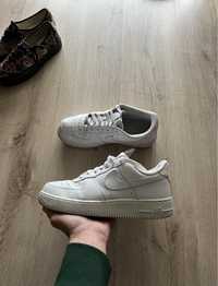 Кроссовки кросівки кеди Nike Air Force 1 low стан ідеал 40 розмір