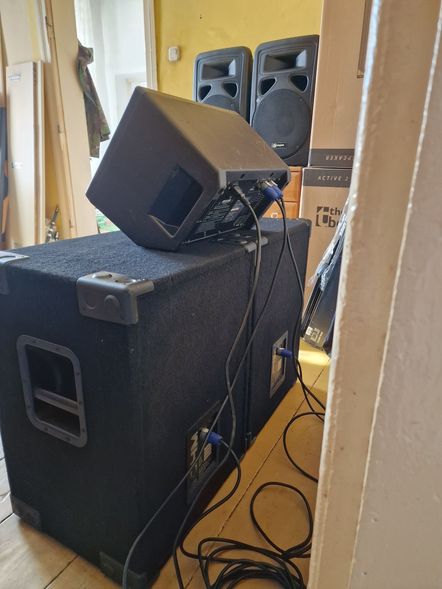 Nagłośnienie estradowe (powermixer Yamaha + kolumny)