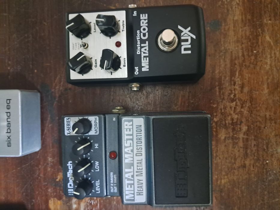 Lote de pedais para guitarra