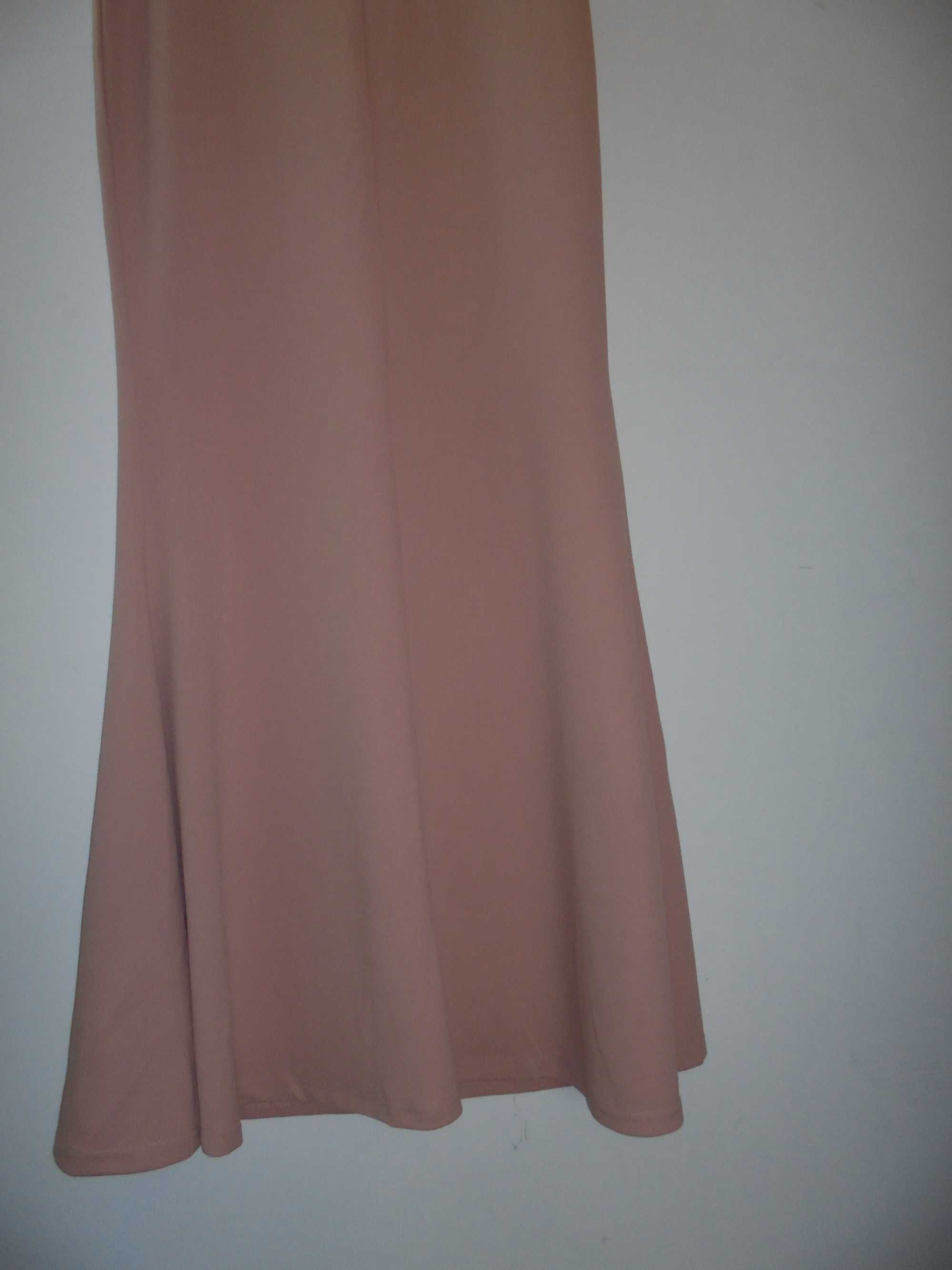 vestido de senhora muito comprido