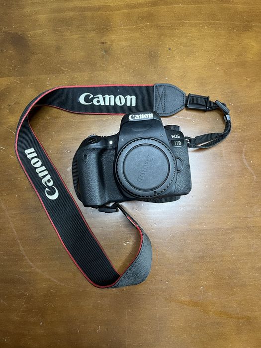Canon 77 D + EF LENS 50mm 1:1.8 + EF-S 18-55mm 1:4-5.6 + Bolsa +Cartao