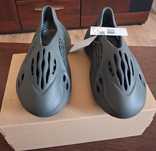Buty Adidas Yeezy Foam RNR Carbon rozm.39