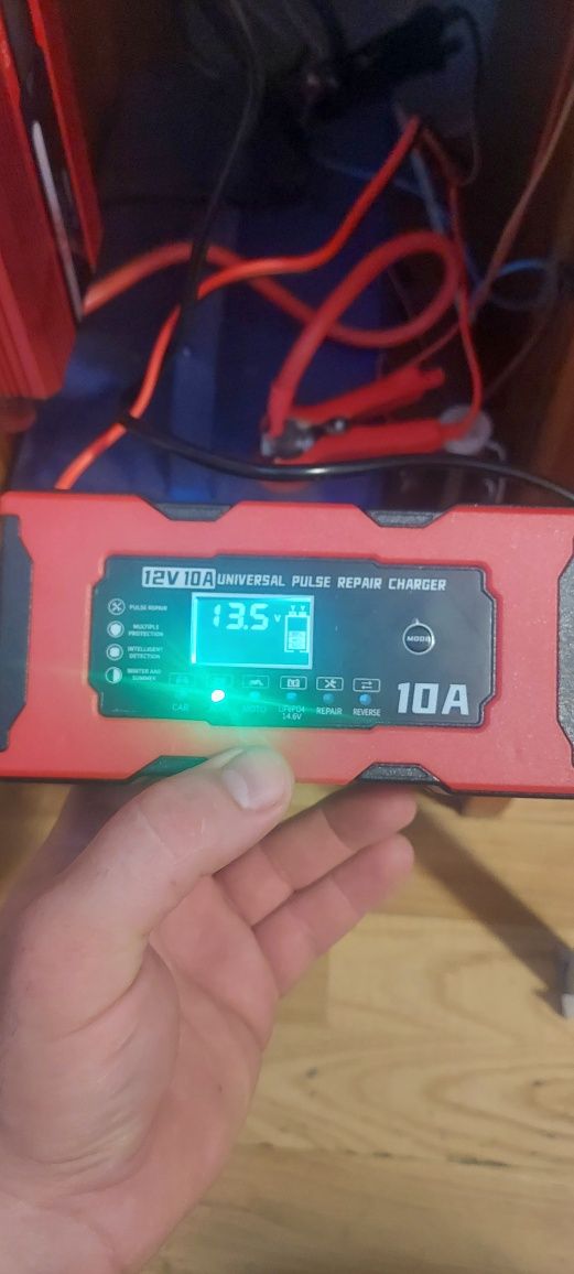 Автоматическое импульсное зарядное 12 вольт до 10А