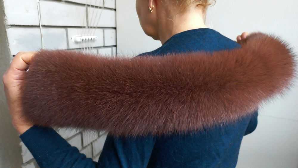 Меховой воротник.