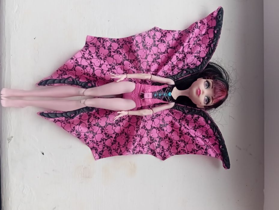 монстер хай дракулаура