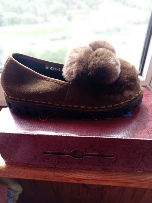 Продам женские туфли из замши осенние теплые размер 38