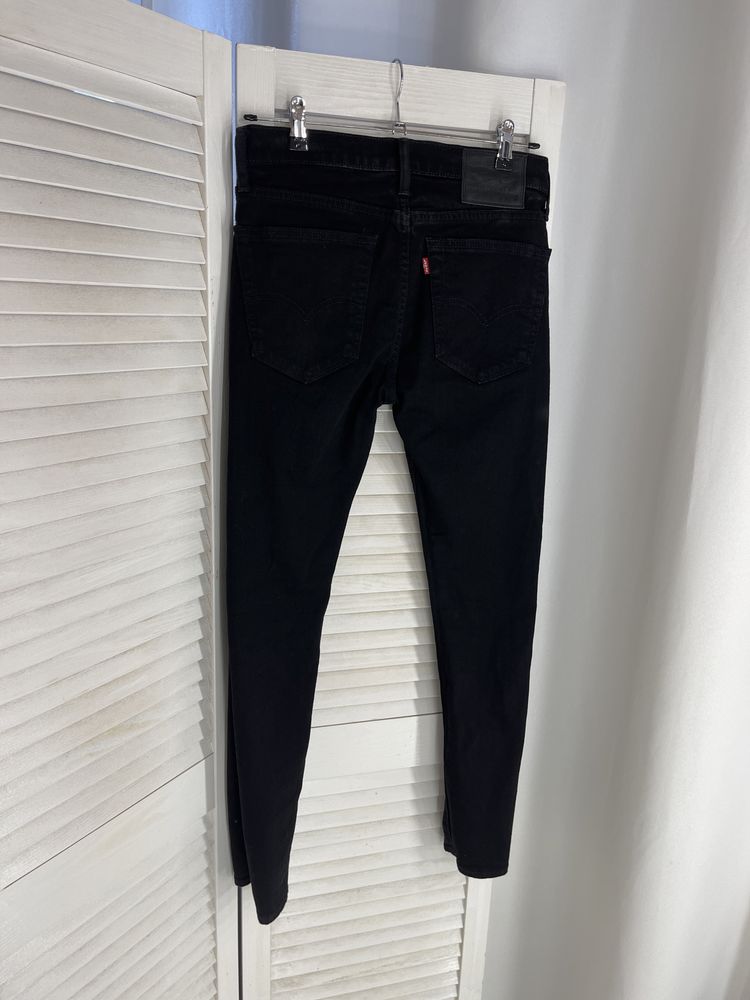 Чорні джинси levis 519 розмір 30