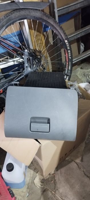 Бардачок для ford focus 2 (2008)