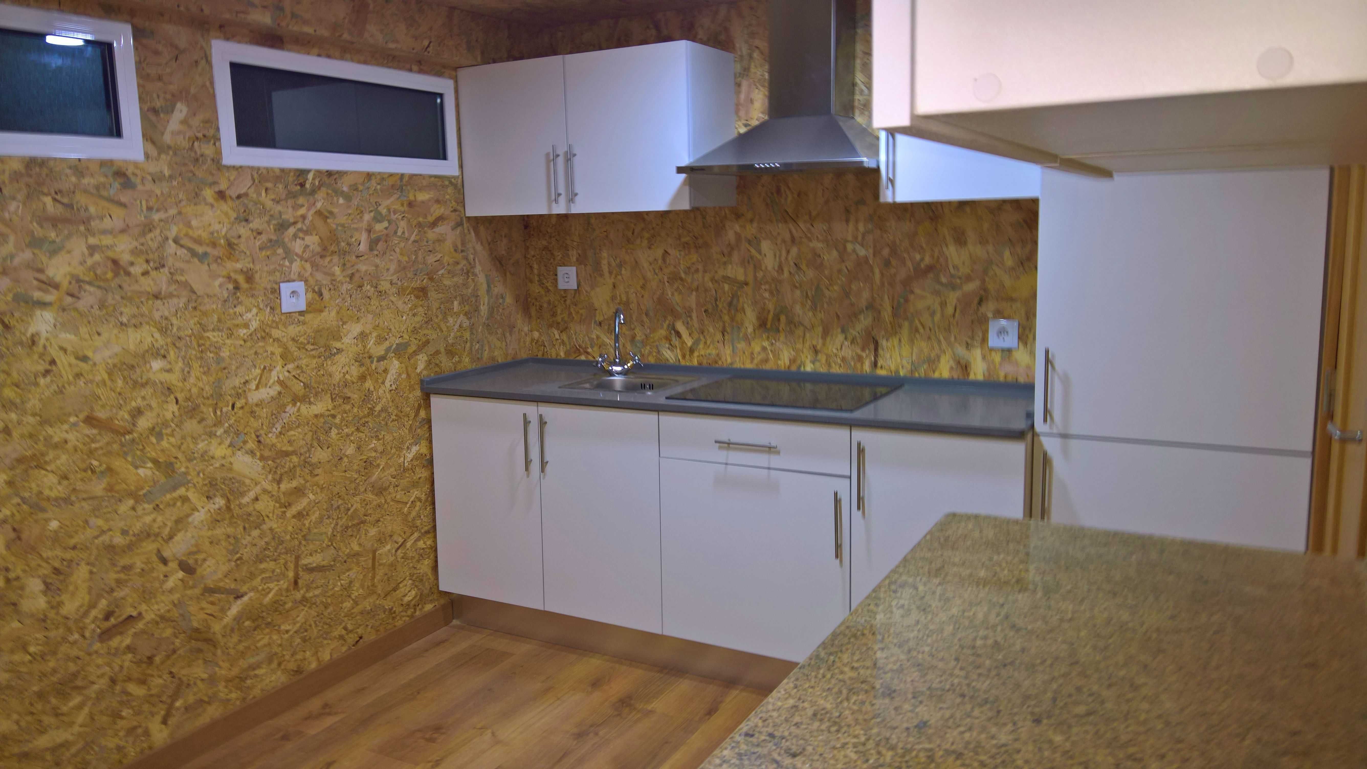 Quarto só homens c/ wc priv. não fumadores tudo incluído 10mnt Lisboa