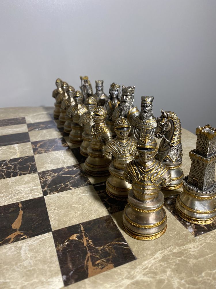 Антикварные бронзовые янтарные шахматы антикварный шахматный стол