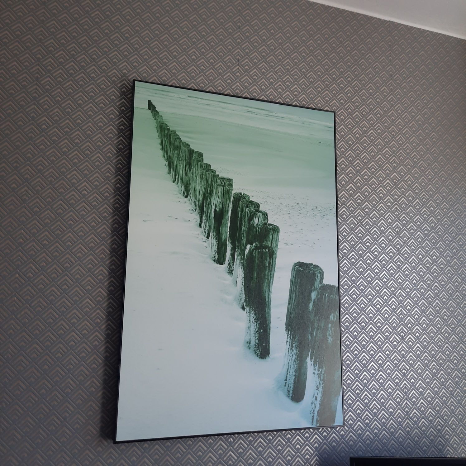 Obraz w czarnej ramie 60x90 falochron