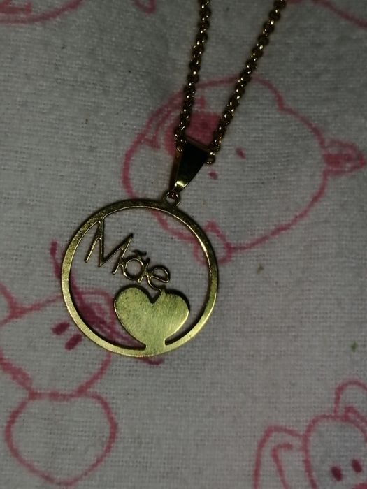 Fio dourado com palavra Mãe e Coracao