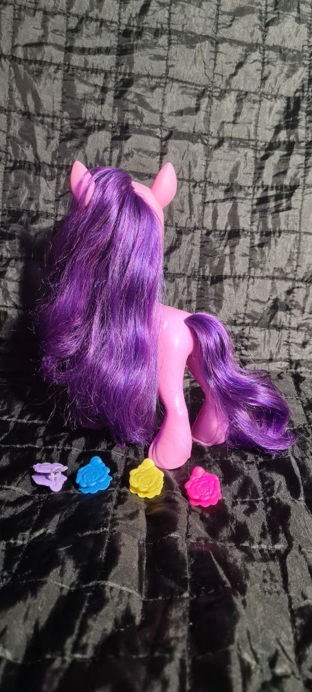 [15] Figurka My Little pony Petals, 20cm / F1776 - HASBRO