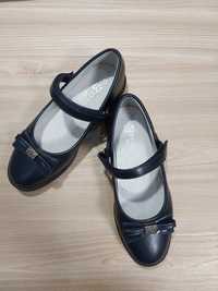 Туфли для девочки синие для школы