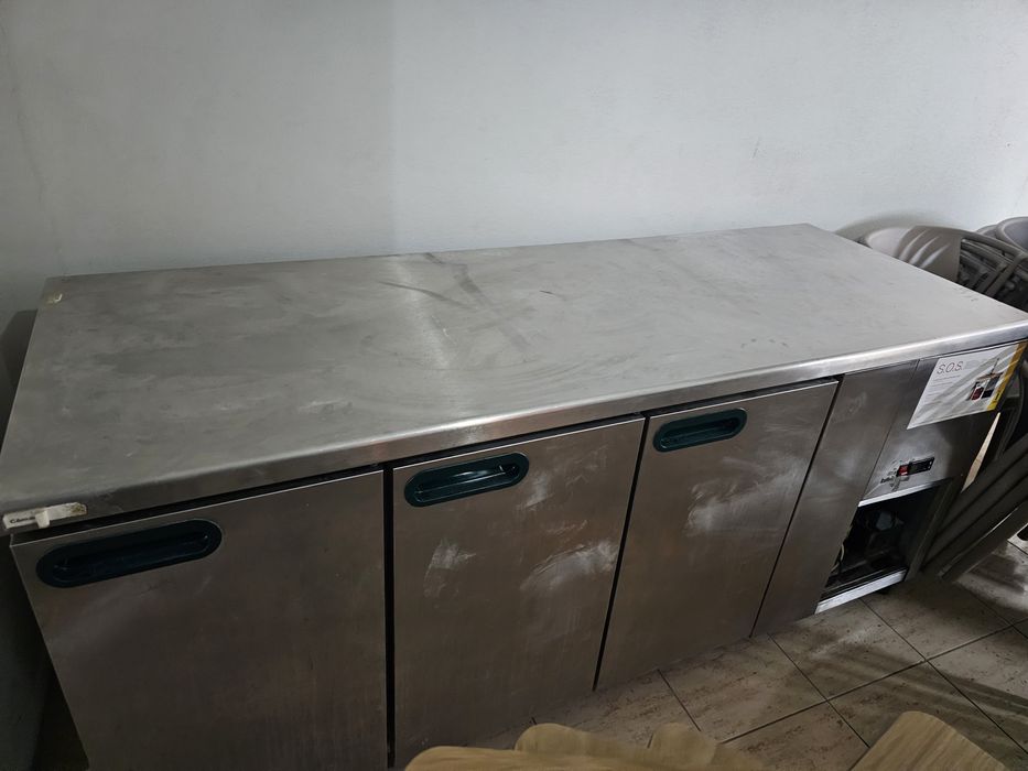 Vendo  balcao de frio 3 portas
