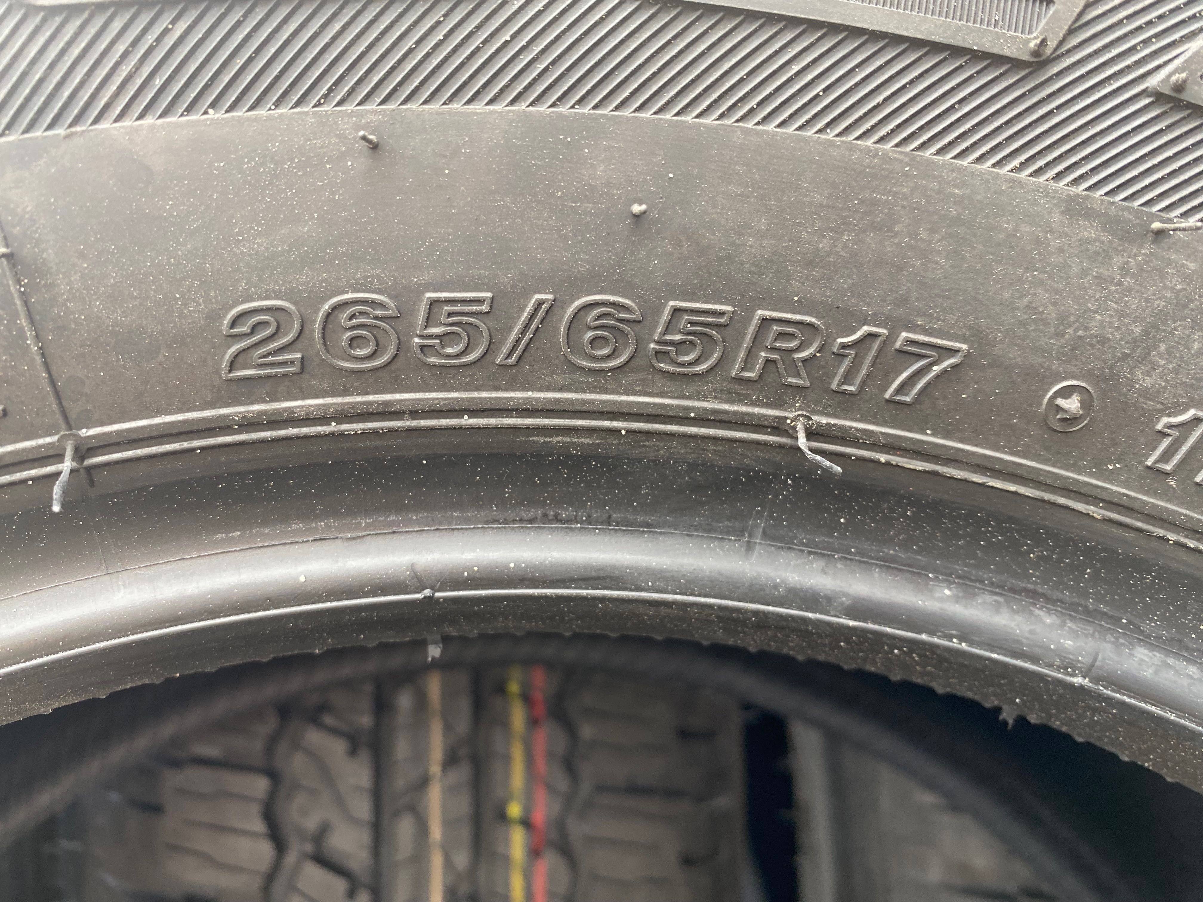 Продам комп. шин Bridgestone DUELER A\T 265\65R17 за комп. 20000 грв.