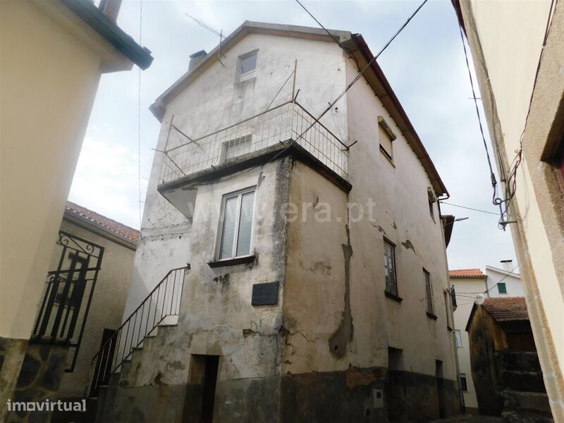 Moradia T3 / Seia, Vide e Cabeça