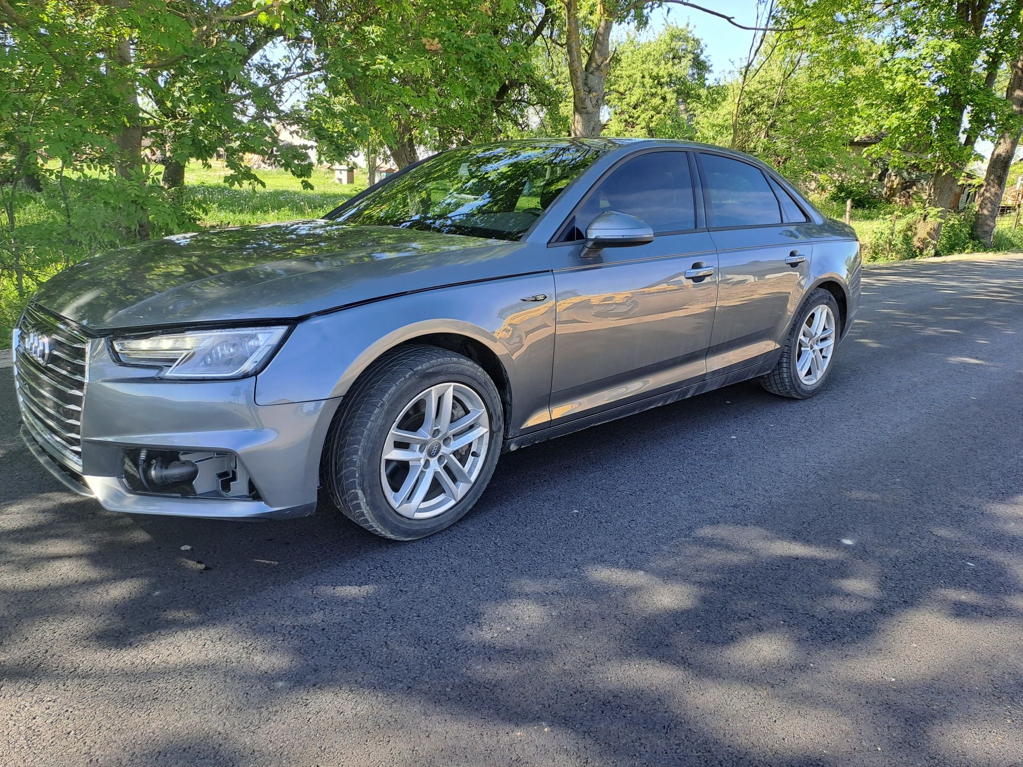 Audi a4 b9  252km