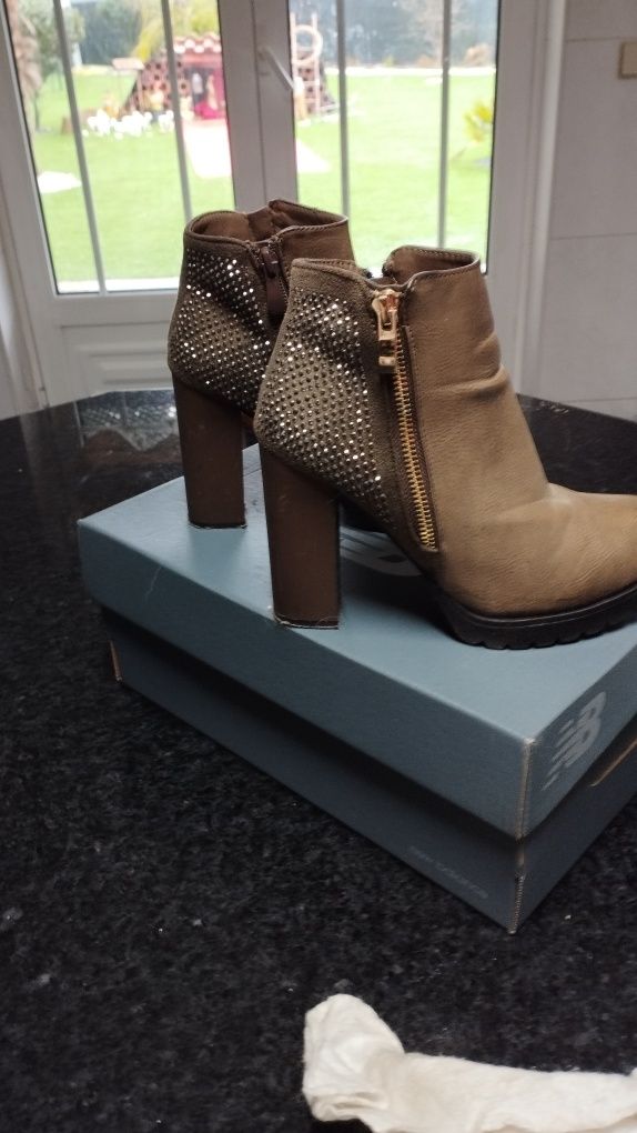Botins  bejes tam 36,