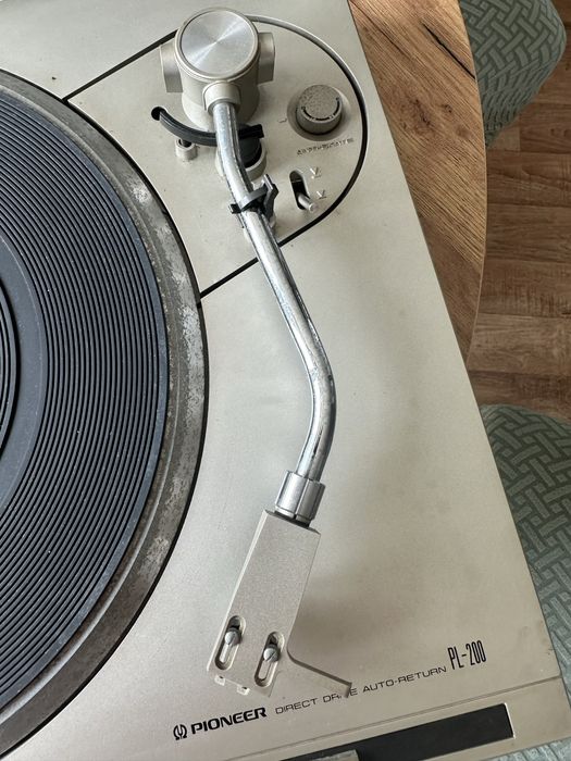 Gramofon Pioneer PL-200