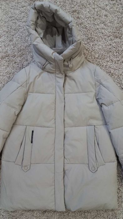 Продам нову жіночу зимову куртку.