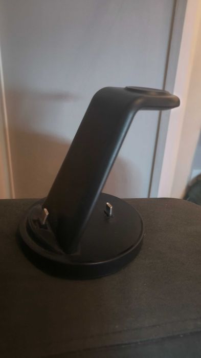 Suporte de carregamento 3 em 1 USB-C – Smartphone, Buds e Smartwatch