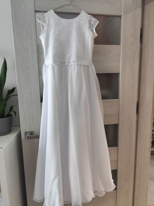 Sukienka komunijna dla dziewczynki – stan idealny!