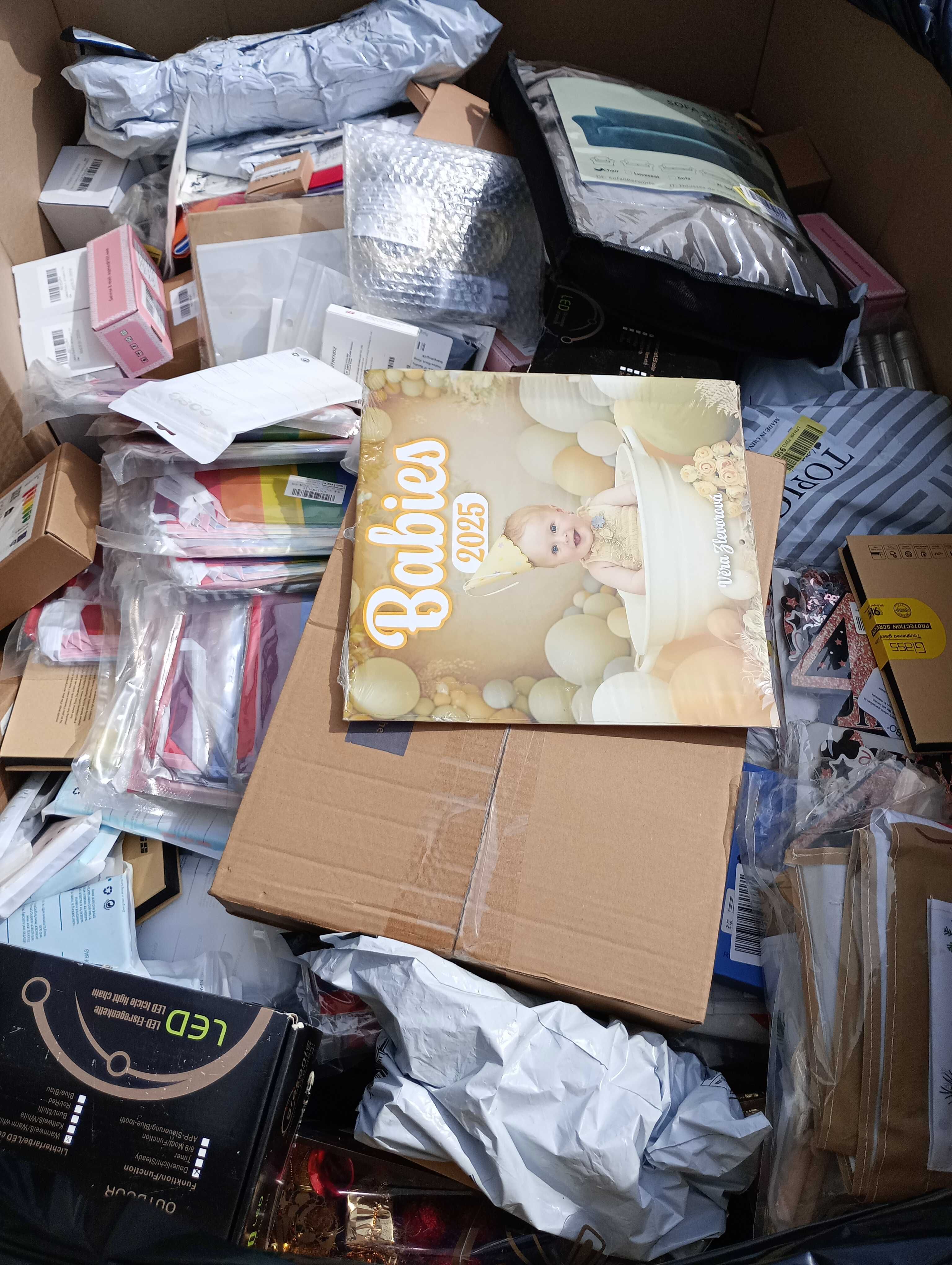 Palety, zwroty konsumenckie, nadwyżki magazynowe, magazyn, amazon, mix