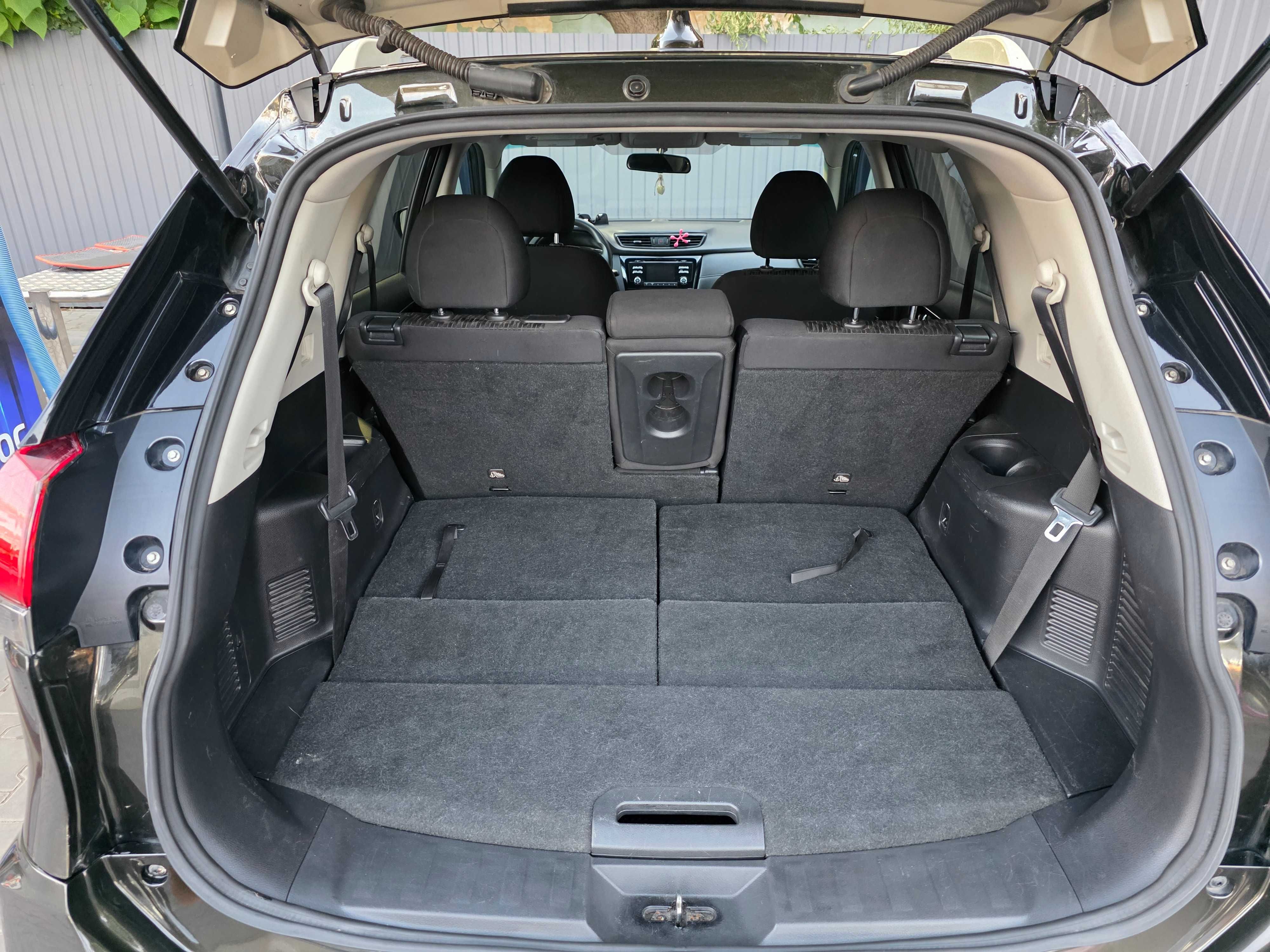 Nissan Rogue 2017, 2.5л передний привод