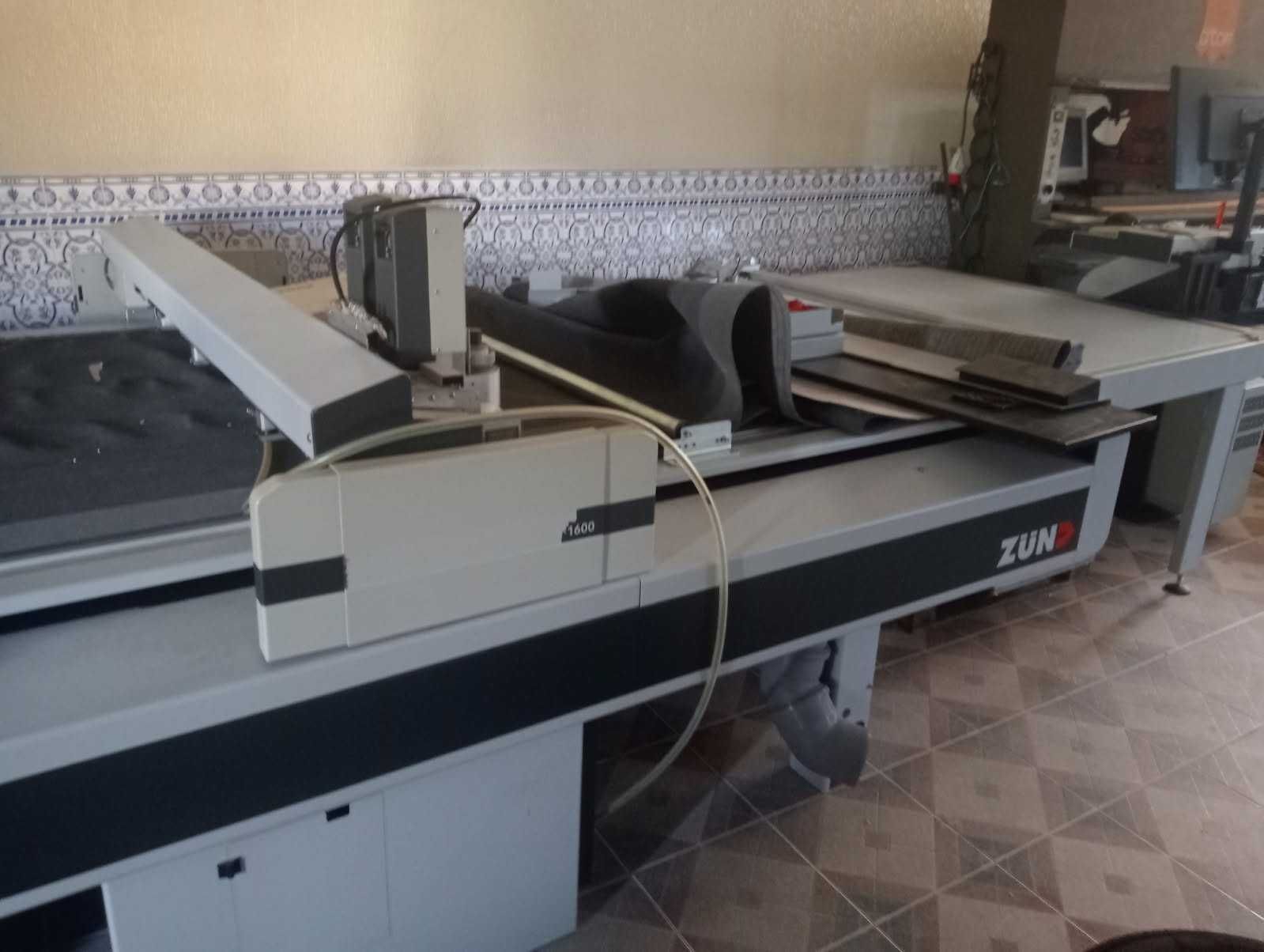Mesa de corte Zünd G3