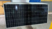 Пошкоджені сонячні панелі Jinko Solar