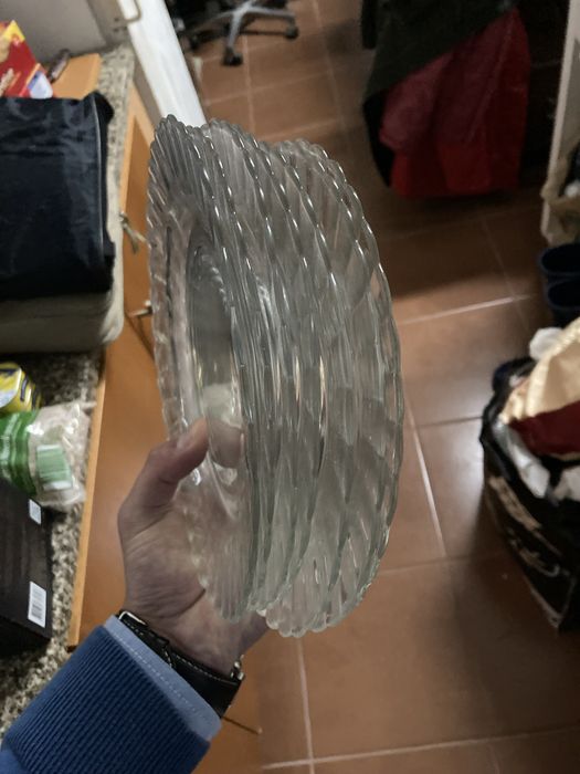Conjunto de pratos e chávenas como novo