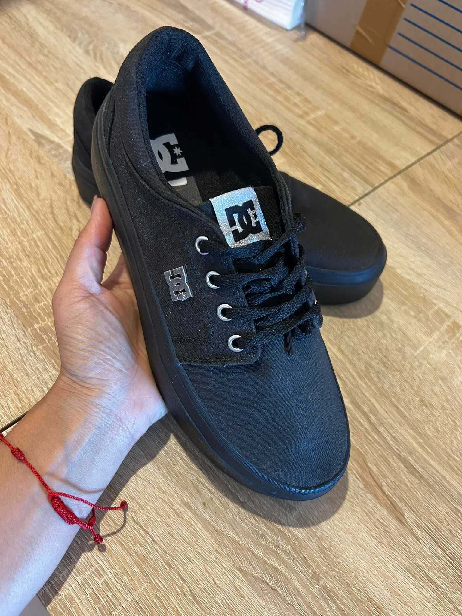 Ténis preto (DC Shoes)