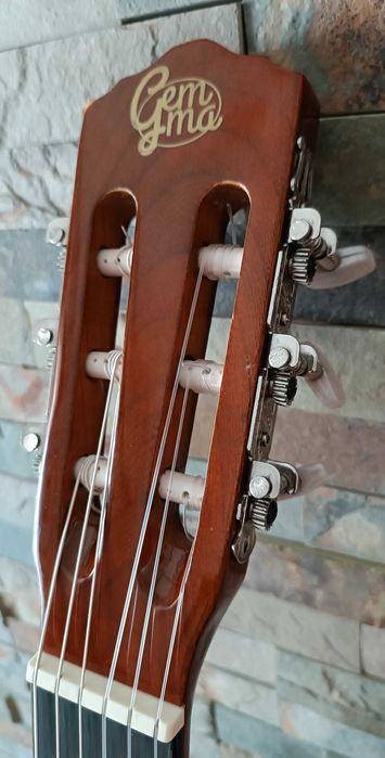 Guitarra clássica - Boa e Barata para se iniciar