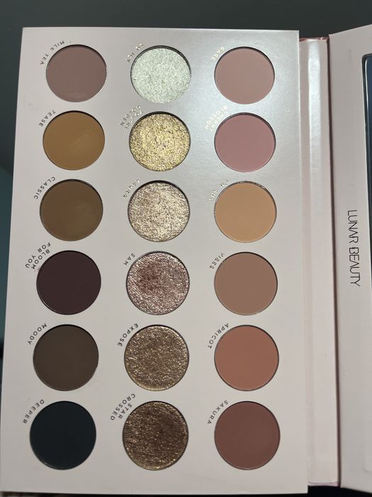 Lunar Beauty Nude Prism paleta cieni do powiek