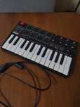 Midi-клавіатура Akai Mpk mini