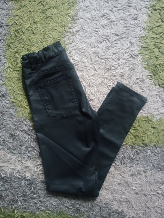 Eleganckie czarne spodnie roz. 146/152